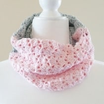 pink and gray lacy crochet cowl