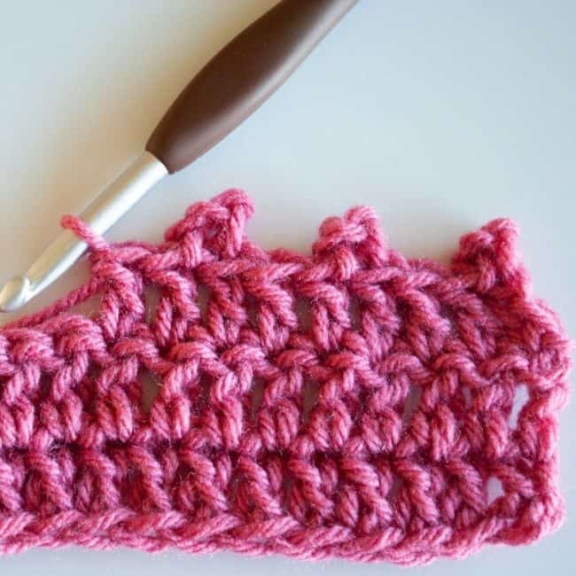 row of double crochet continues after making picot stitch