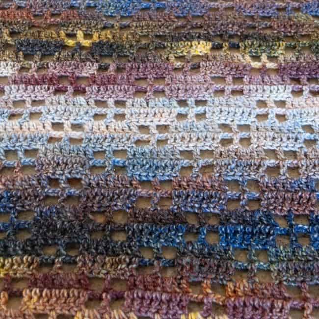 crochet table runner close up